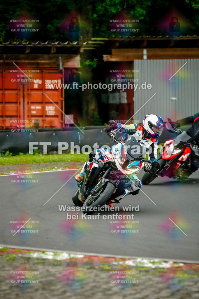 VBK-4160 | Hier findet Ihr Bilder von Touristenfahrten auf der Nürburgring Nordschleife oder von anderen Veranstaltungen die ich besucht habe. Viel Spass beim Durch Schauen 