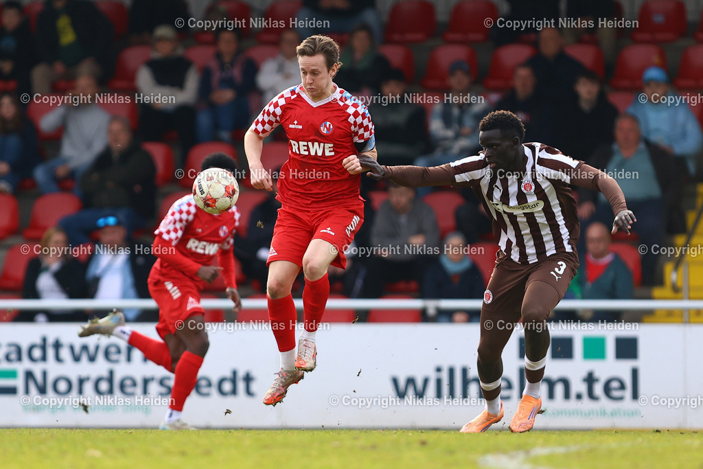 NH_FCEiintrachtNorderstedt_FCStPauliU23_RegionalligaNord_08032026 | #10 Jonas Behounek (FC Eintracht Norderstedt), #3 Muhammad Dahaba (FC St. Pauli U23)Fußball I Herren I Regionalliga Nord I Saison 2025-2026 I 25. Spieltag I FC Eintracht Norderstedt - FC St. Pauli I 08.03.2026 I Edmund-Plambeck-Stadion
