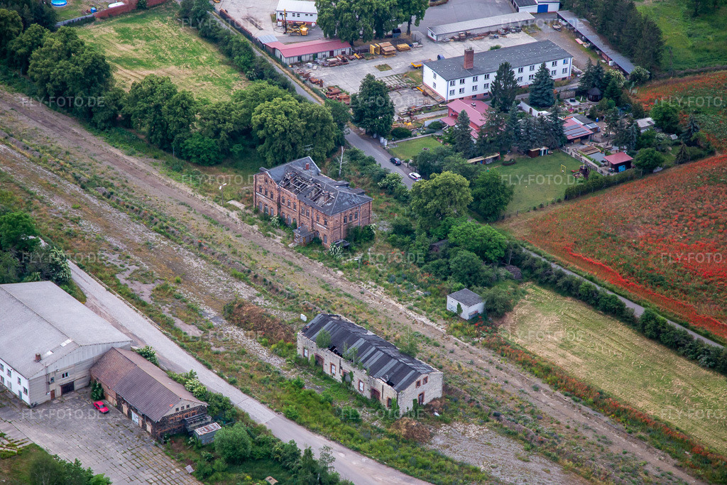 Luftbild: Ruine an der Vater-Jahn-Straße im Ortsteil Ermsleben in Falkenstein im Bundesland Sachsen-Anhalt in Deutschland. Foto: IMG_136392.jpg vom 16.06.2023 durch Werner Riehm/FLY-FOTO.de