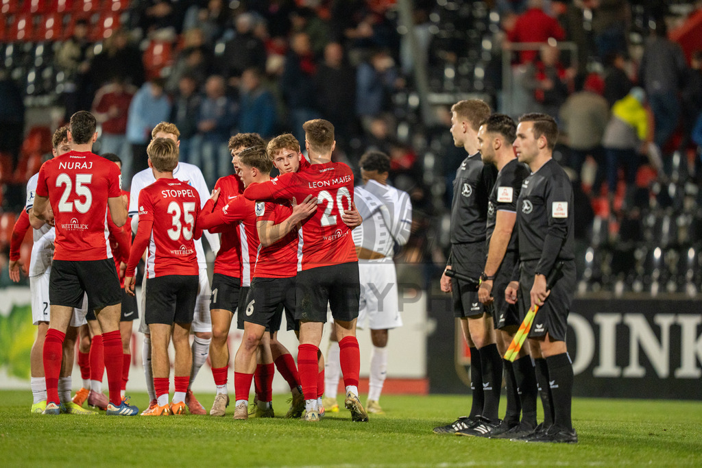SG Sonnenhof Grossaspach vs. TSV Steinbach Haiger, Fussball, Regionalliga Suedwest, 25. Spieltag, 20.03.2026 | SGS jubelt nach dem Sieg,SG Sonnenhof Grossaspach vs. TSV Steinbach Haiger, Fussball, Regionalliga Suedwest, 25. Spieltag, 20.03.2026Foto: photosbyphips/Philip Ziegler