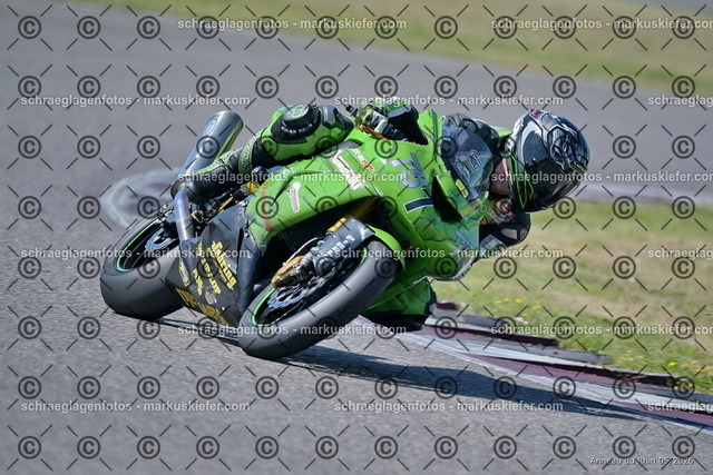 26BT02-0497 | markuskiefer.com - Realisiert mit Pictrs.com