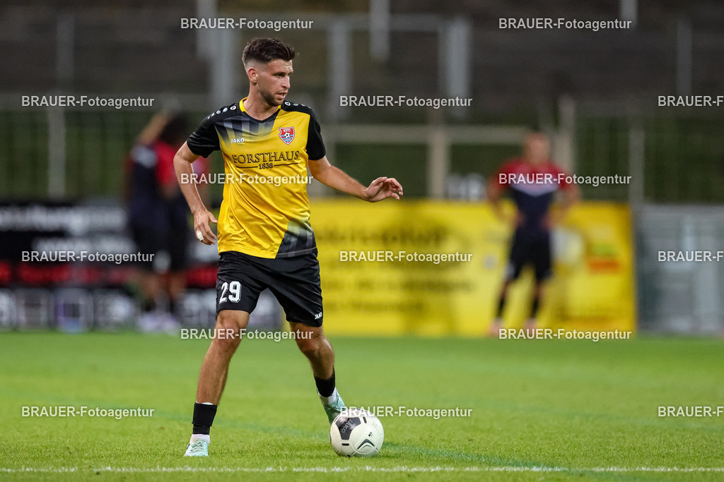 SB_KFCBAU_20250815_5618.JPG -  - KFC Uerdingen - SF Baumberg - Oberliga Niederrhein | Krefeld, Deutschland, 15.08.25: Mohammed Yasin Benslaiman Benktib (KFC Uerdingen) in Aktion, am Ball, Einzelaktion während des Oberliga Niederrhein Spiels zwischen KFC Uerdingen - SF Baumberg in der Grotenburg Stadion am 15. August 2025 in Krefeld, Deutschland. (Foto von Stefan Brauer/Brauer-Fotoagentur)