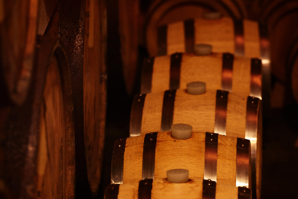 Holzfässer mit Whiskey | Riegersburg, Austria - September 12, 2018: Gölles Manufaktur; Holzfässer mit Whiskey. - Realisiert mit Pictrs.com