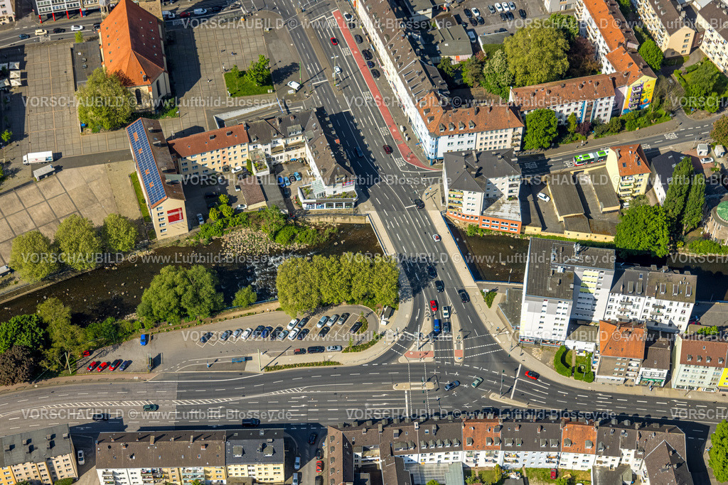 Hagen240504164 | Luftbild, Wohngebiet an der Simson-Cohen-Brücke über den Fluss Volme, Abzweig Märkischer Ring und Volmestraße Bundesstraße B54, Mittelstadt, Hagen, Ruhrgebiet, Nordrhein-Westfalen, Deutschland