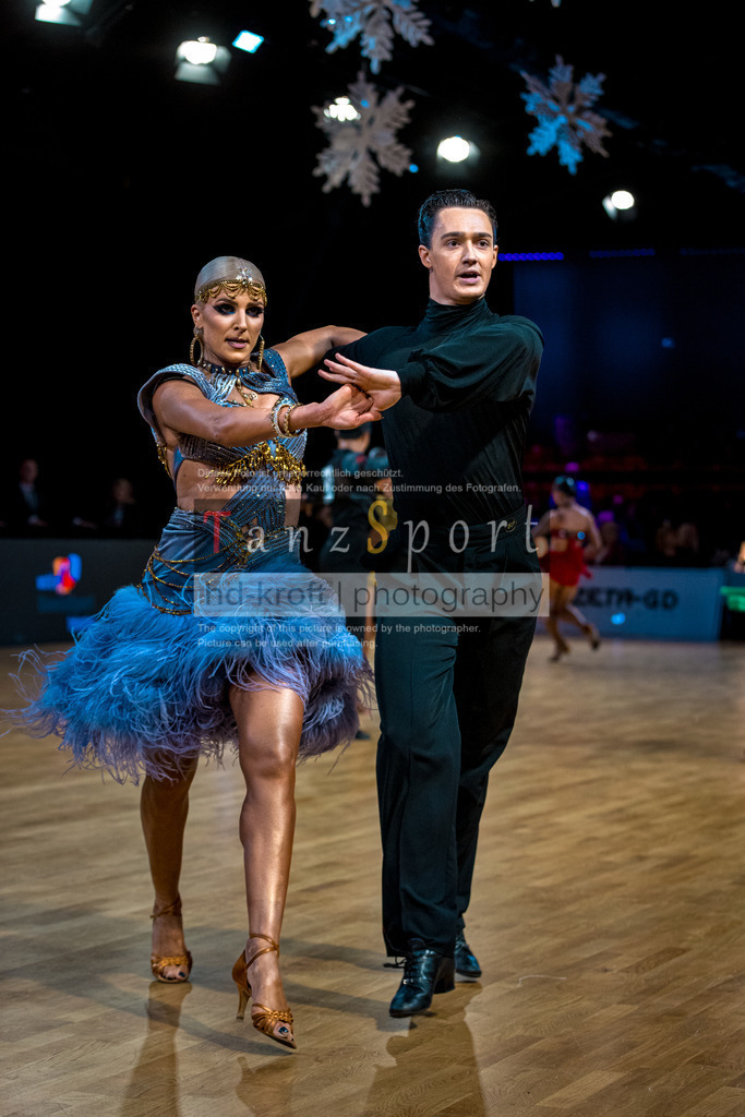 20251213_Baltic-GP_2114-2 | Tanzsportbilder, Standardtanz, Lateintanz, WDSF, DTV, LTVB, dancecomp, goc, hessen tanzt, blaues band der spree, walzer, tango, wiener walzer, slowfox, quickstepp, samba, rumba, cha-cha-cha, paso doble. jive, hd-kroft photography, turniertanzsport