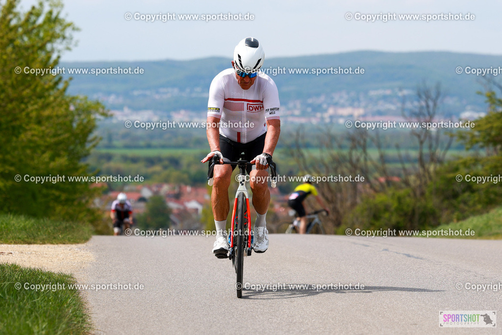 140_AR6_2078 | Neusiedlersee Radmarathon 2026@sportshot_your_pictrs #yourpictures#roadtowm2029 #nrm #neusiedlerseeradmarathon #neusiedlersee #neusiedlerseetourismus #burgenland #mörbisch #nrm26 #burgenlandtourismus #voglundco #poweredbyburgenlandtourismus #radsport #rad #marathon #ucigranfondo #visitburgenland #ucigranfondoworldseries