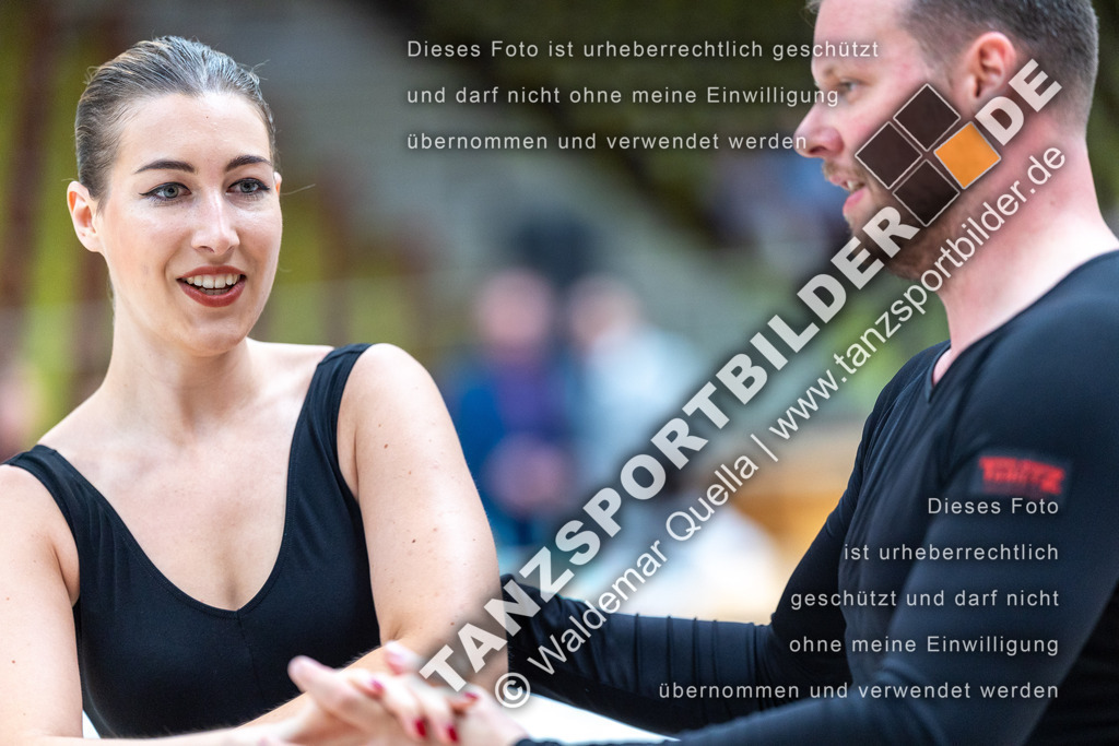 20240810-00846 | Hier finden Sie Tanz Bilder vom Latein und Standard Formationen tanzen. Sportbilder vom Tanzsport. Schöne Fotos und von Weltmeisterschaft, Europameisterschaft, Bundesliga, Regionalliga, Oberliga und Landesliga sowie von GOC Stuttgart, DanceComp, WM Bremen