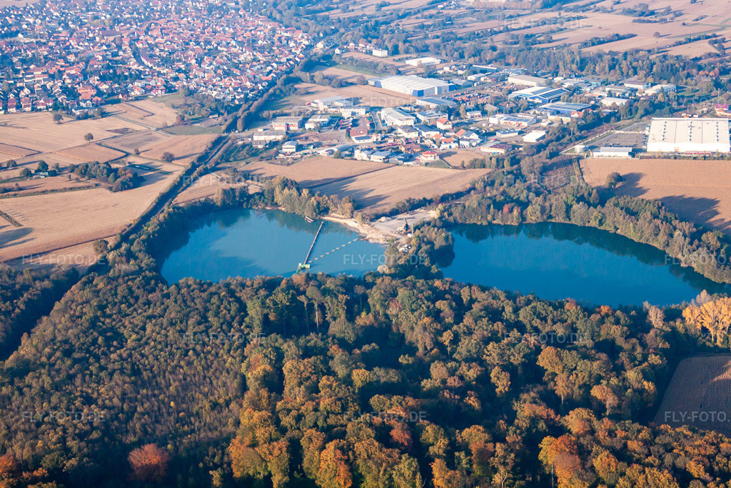 Luftbild: Baggerseen im Süden in Hagenbach im Bundesland Rheinland-Pfalz in Deutschland. Foto: IMG_46034.jpg vom 23.10.2011 durch Werner Riehm/FLY-FOTO.de