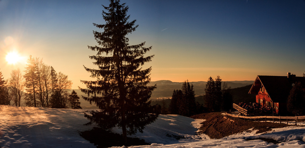 Alpe Kamereg 308-Pano | Rothenburg ob der Tauber. Nur hier gibt es Exklusive und passend zur Jahreszeit Ihr Wandbild, T-Shirt, Tasse und alles was das Rothenburg Herz begehrt. - Realisiert mit Pictrs.com