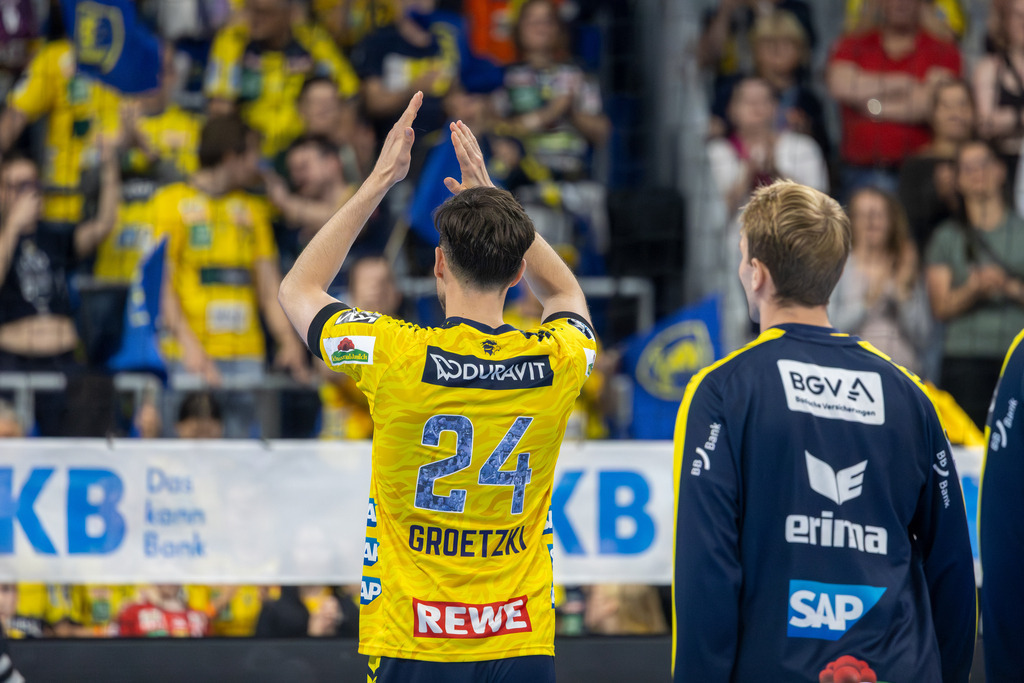 HBL (Handball-Bundesliga), Saison 2025/26, 33. Spieltag: Rhein-Neckar Löwen gegen TSV Hannover-Burgdorf | HBL (Handball-Bundesliga), Saison 2025/26, 33. Spieltag: Rhein-Neckar Löwen gegen TSV Hannover-Burgdorf***Emotionaler Abschied von Patrick Groetzki (24, Rhein-Neckar Löwen) - Realisiert mit Pictrs.com