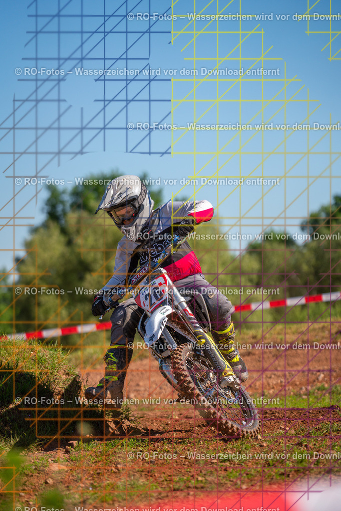 Wolfshausen 1 Lauf -413 | Sportfotografie von RO-Fotos: Motorsport, Motocross, Enduro, Laufveranstaltungen und Triathlon. Professionelle Fotos von Sportlern und Events. - Realisiert mit Pictrs.com