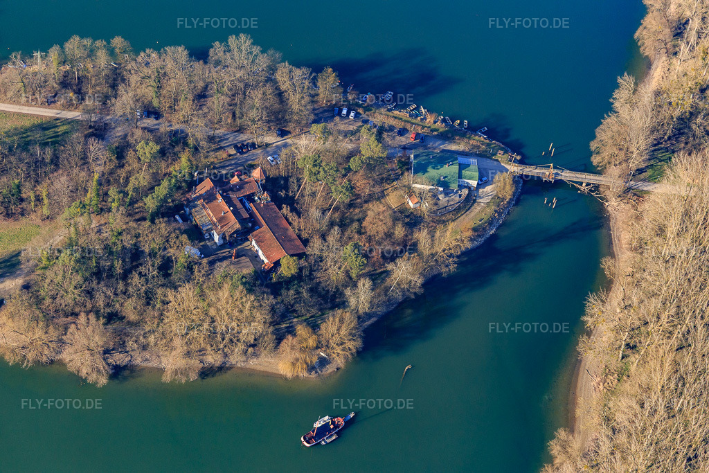 Luftbild: Insel Rott mit Restaurant Insel Rott am Rhein und Anglerverein Hochstetten eV in Linkenheim-Hochstetten im Bundesland Baden-Württemberg in Deutschland.Foto: IMG_145415.jpg vom 05.03.2025 durch Werner Riehm/FLY-FOTO.deInsel RottWWW.ANGLERVEREIN-HOCHSTETTEN.DE