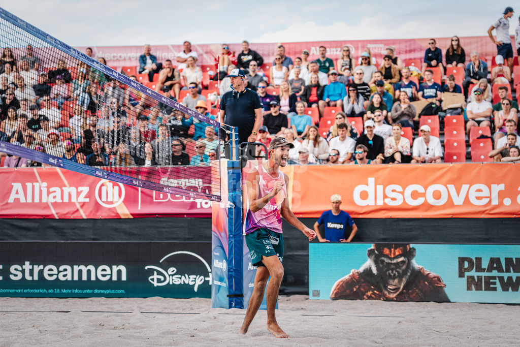 Beachvolleyball | Männer  | Allianz German Beach Tour 2024 | Tourstop Kühlungsborn | 10.08.2024 | Niklas Held ballt die Faust