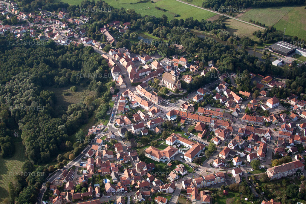 Vue aérienne: Vue de la ville à Lauterbourg dans le département Bas Rhin, France. Photo: IMG_59805.jpg prise le 22/09/2013 par Werner Riehm/FLY-FOTO.euRésolution de l'original: 4752 x 3168 px