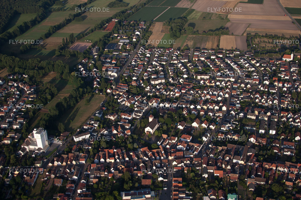 Ortsansicht | Luftbild: Ortsansicht im Ortsteil Iggelheim in Böhl-Iggelheim im Bundesland Rheinland-Pfalz in Deutschland. Foto: IMG_69586.jpg vom 04.07.2014 durch Werner Riehm/FLY-FOTO.de - Realisiert mit Pictrs.com
