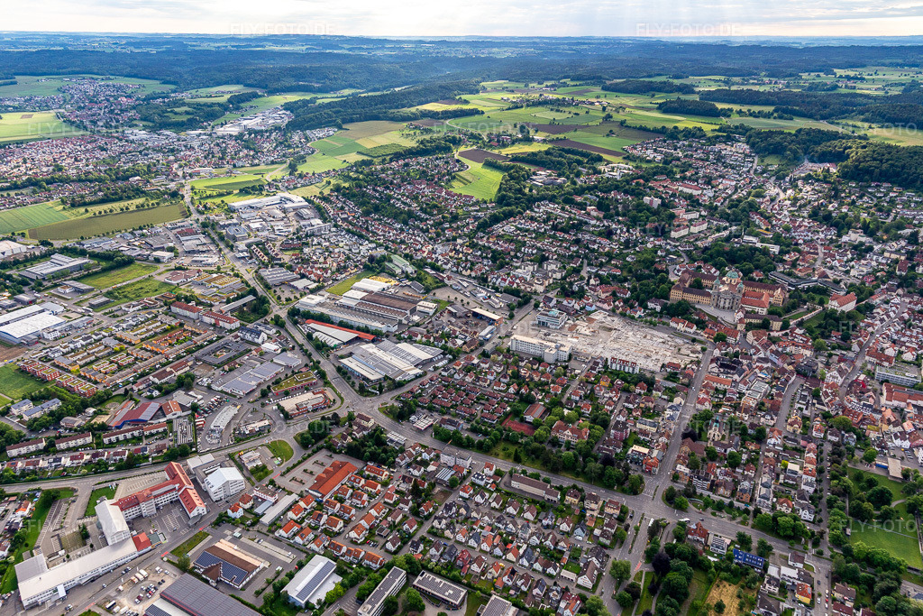 Luftbild: Trauben in Weingarten bei Ravensburg im Bundesland Baden-Württemberg in Deutschland. Foto: IMG_131939.jpg vom 26.05.2022 durch Werner Riehm/FLY-FOTO.de