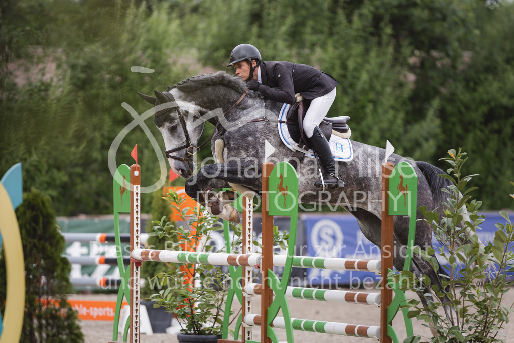220614_Mühlen_SprPfL-457 | Late Entry Mühlen
Springpferdeprüfung Kl.L 4-7j. gl. Einlaufprüfung für 5j.Pferde
14.06.2022