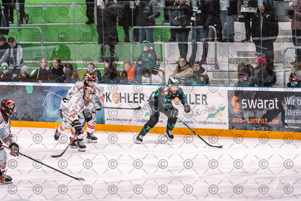 Alligators_vs_Memmingen_05_12_2025-059 | Höchstadt Alligators Fotogalerie: Eishockey-Action aus Franken. Professionelle Spielfotos, Portraits & Stadionbilder zum Download. Jetzt entdecken! - Realisiert mit Pictrs.com