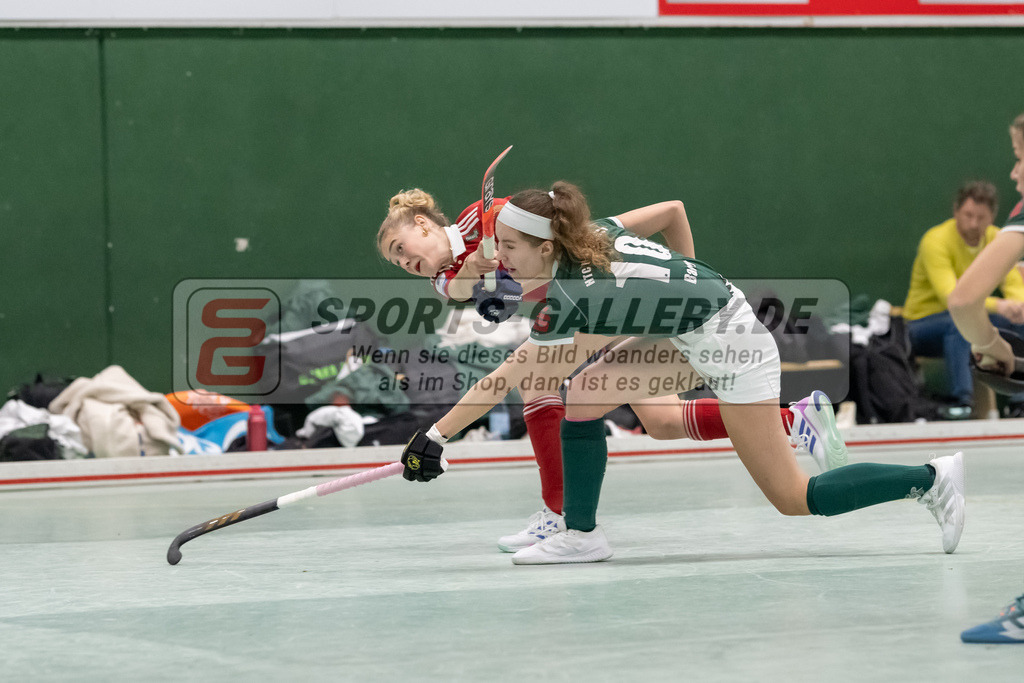 SFE_20241201_0027 | Köln, Deutschland, 01.12.2024:  Hockey 1. Bundesliga Damen Rot-Weiss Köln - HTC Uhlenhorst im KTHC Stadion Rot-Weiss Köln Tennis and Hockey Club am 01.12.2024 in Köln, Deutschland. (Foto von Stephan Fehrmann)Köln, Germany, 01.12.2024: Hockey 1. Bundesliga Damen Rot-Weiss Köln - HTC Uhlenhorst in KTHC Stadion Rot-Weiss Köln Tennis and Hockey Club at 01.12.2024 in Köln, Deutschland. (Foto from Stephan Fehrmann)