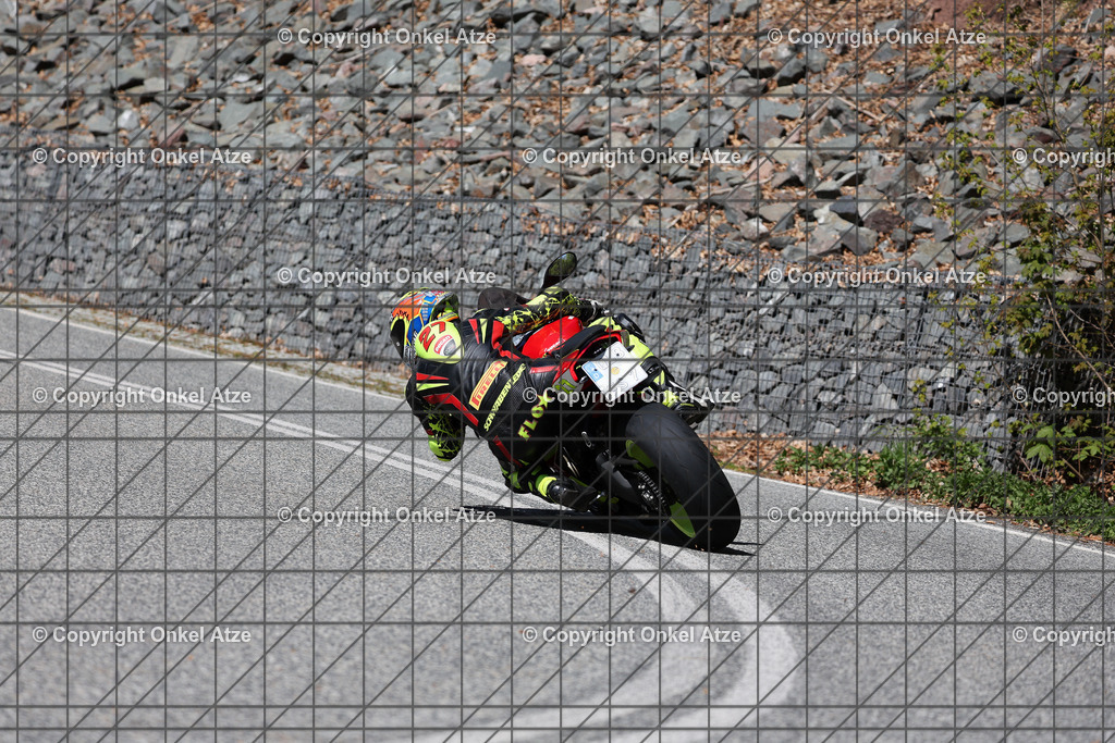 IMG_8055 | Fotograf am Kyffhäuser. Onkel Atze. Kyffhäuser Rennstrecke. Café36. Motorsportfotografie. - Realisiert mit Pictrs.com