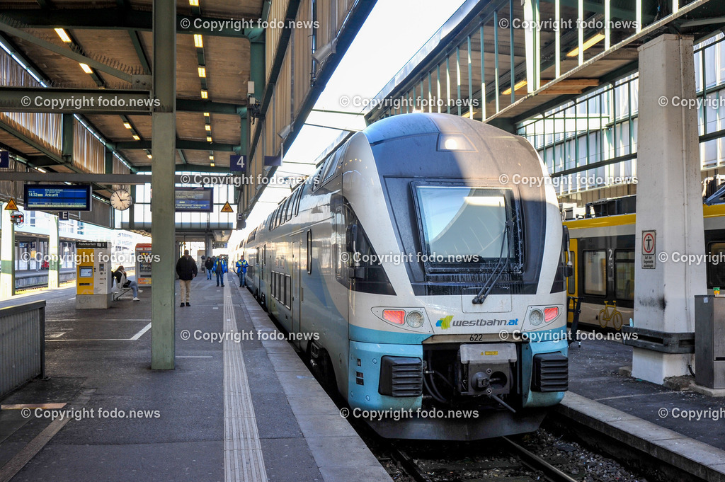 Deutschland_ Baden-Wuerttemberg_ Stuttgart_ 15.02.2025-54 | 15.02.2025, Deutschland, GER, Baden-Wuerttemberg, Stuttgart, im Bild Themenbild, Stadtansichten, Bahnhof, Bahnsteig, Westbahn, Zug, Zuggarnitur, Lok, Waggon, Feature, Symbolbild