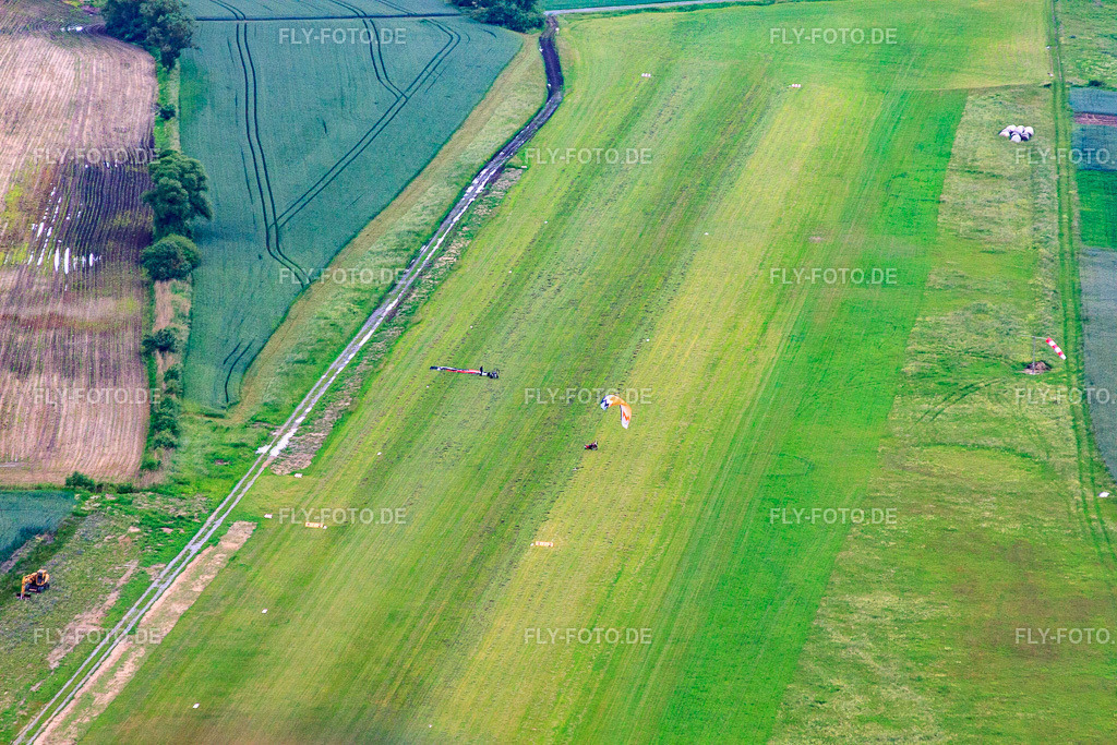 Flugplatz Schweinfurt Süd EDFS https://ac-sw.de/ | Luftbild: Flugplatz Schweinfurt Süd EDFS https://ac-sw.de/ in Gochsheim im Bundesland Bayern in Deutschland. Foto: IMG_66174.jpg vom 30.05.2014 durch Werner Riehm/FLY-FOTO.de - Realisiert mit Pictrs.com