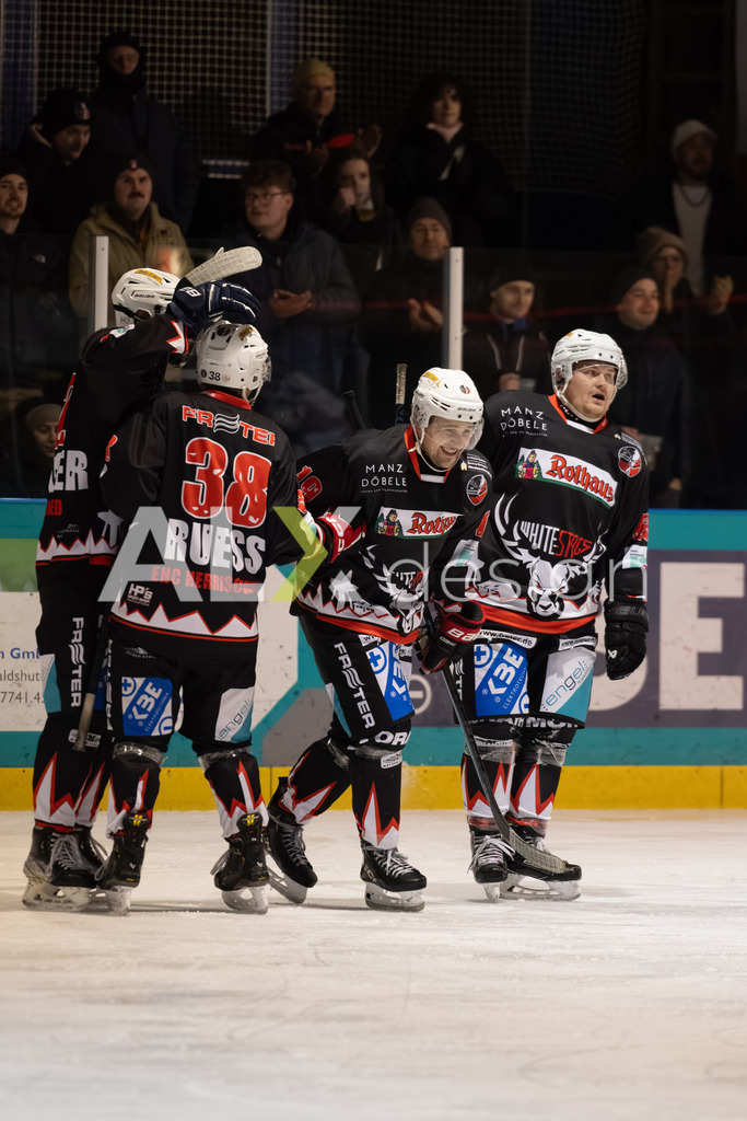 Eishockey I Herren I Saison 2025-2026 I Regio League | 3. Liga Regular Season Gr. 1 ZS | Men I 17. Spieltag I EHC Herrischried - HC Wohlen Freiamt I 01.02.2026 | Hochwertige Sportfotos kaufen & lizenzieren für Medien, Vereine, Agenturen & Sportler:innen. Entdecke professionelle Sportfotografie im Bildshop von Alexander Franzen. - Realisiert mit Pictrs.com
