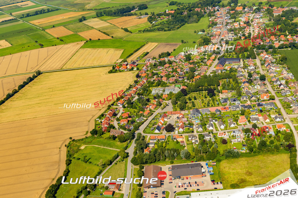Neue Luftbildaufnahme der Stadt Grube - Das Luftbild wurde 2025 vom UL-Flugzeug heraus erstellt ( keine Drohnenaufnahme ) - Hochauflösende Luftaufnahme - für Wandbilder und großformatige Ausdrucke geeignet. Das besondere Geschenk!Hier alle&nbsp;Infos zur Lizenzierung der LuftaufnahmeWir fliegen auch dieses Jahr wieder in Ihre Region um Luftbilder zu erstellen.- Luftbild anfragen