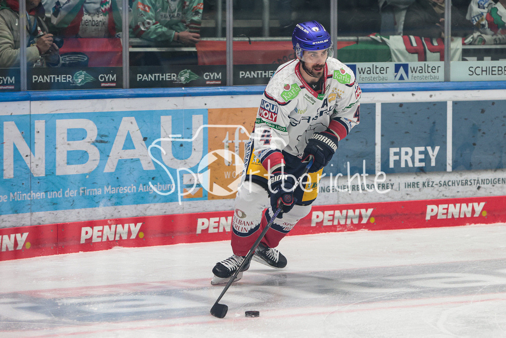 Augsburger Panther - Eisbaeren Berlin | Morgan ELLIS (EBB #4) am Puck