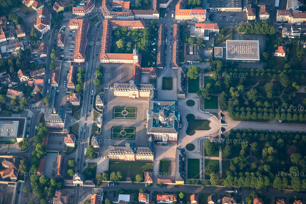 Luftbild: Schloßpark von Schloß Bruchsal in Bruchsal im Bundesland Baden-Württemberg in Deutschland. Foto: IMG_080463.jpg vom 12.06.2015 durch Werner Riehm/FLY-FOTO.de