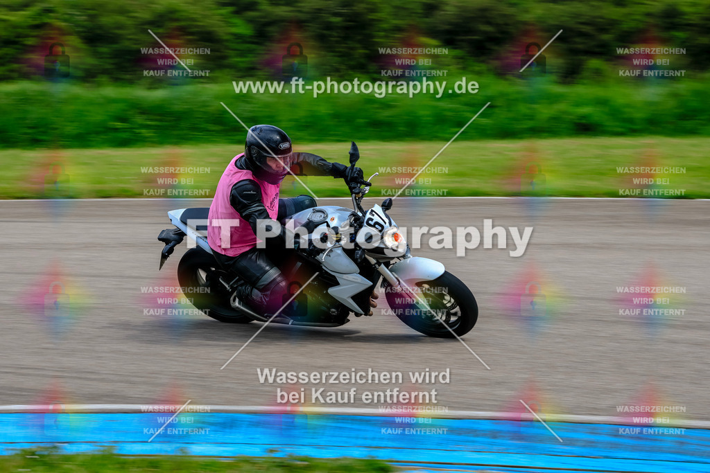 MotoTeam-9842 | Hier findet Ihr Bilder von Touristenfahrten auf der Nürburgring Nordschleife oder von anderen Veranstaltungen die ich besucht habe. Viel Spass beim Durch Schauen 
