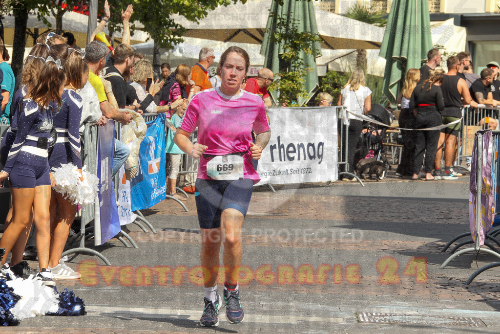 250824_1500_EV4_2505 | Sportfotografie im Rhein-Sieg Kreis, Köln, Bonn, NRW, Rheinland Pfalz, Hessen, etc. Unser Tätigkeitsfeld umfasst den Laufsport vom Volkslauf über den Marathon, Duathlon, Triathon bis zum Ultralauf wie Kölnpfad Ultra oder Schindertrail.