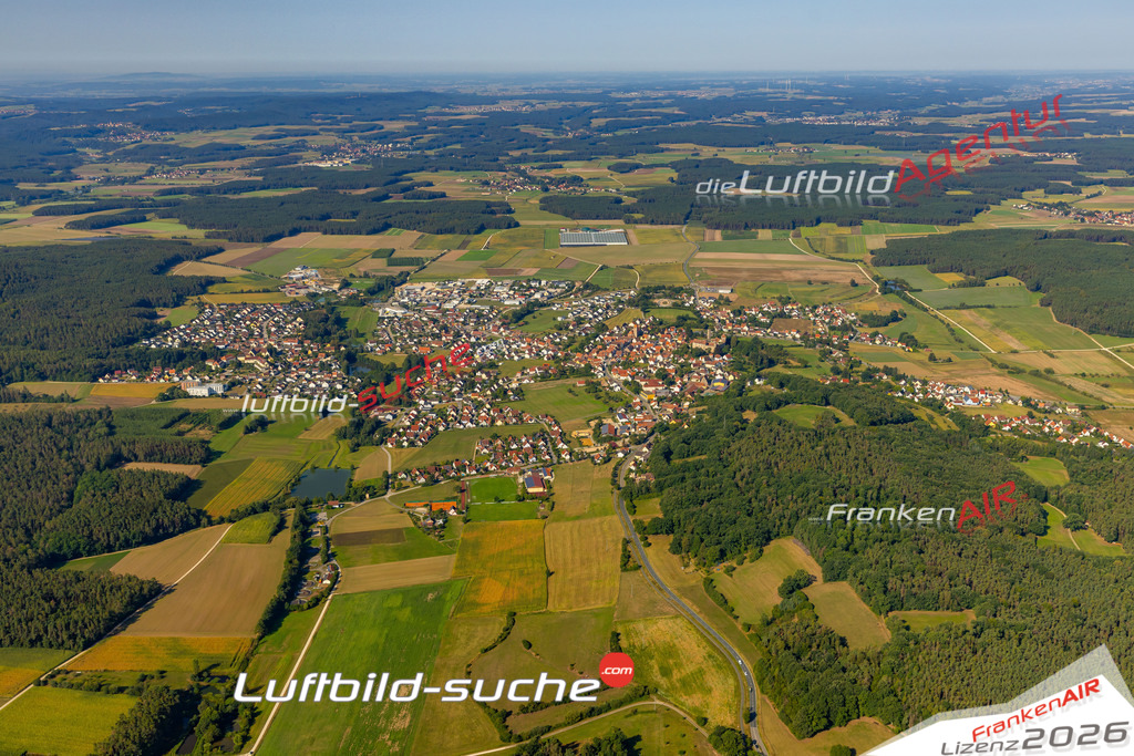 Das Luftbild zeigt :  Abenberg - Die Luftaufnahme wurde 2024 vom UL-Flugzeug aus erstellt ( keine Drohne ) - Hochauflösende Luftaufnahme - Für grossformatige Ausdrucke geeignet. Die Geschenkidee !Mit Lizenz und Bildrechte bestellbar