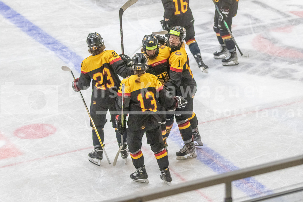 Dameneishockey | Dameneishockey, U18 Turnier am 31.08.2024 in Spittal (Eis-Sport-Arena - Sportzentrum Spittal), Austria, (Photo by Ernst Krawagner sport-fan.at) - Realisiert mit Pictrs.com