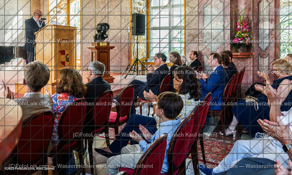 _ALP2880_Festivaleroeffnung | XLI. CHOPIN-Festival - Kartause Gaming, Fr 15. Aug. 2025, 16.00 Uhr, FEIERLICHE ERÖFFNUNG, MUSIKKAPELLE GAMING - Kapellmeister: Andreas Kalteis, GOLDHAUBEN- UND TRACHTENGRUPPE LACKENHOF, Chor 'Resonans con Tutti' - Chorleitung: Arlena und Waldemar Galazka, in der Barockbibliothek der Kartause.  Begrüßung durch Intendant Dr. Theodor Kanitzer,  Festreden durch die Botschafter und Eröffnungsrede durch LAbg. Anton Erber in Vertretung für die Landeshauptfrau.