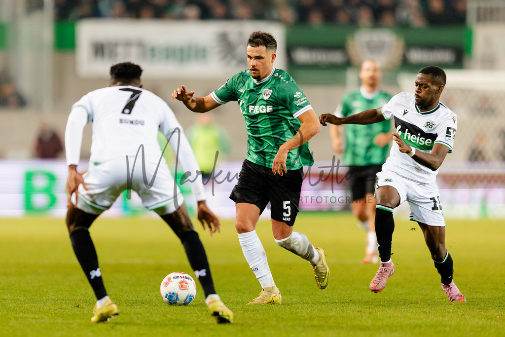 2. Bundesliga, Saison 2025/26, 15. Spieltag: SC Preußen Münster - Hannover 96 | Münster, 05.12.2025: 2. Bundesliga, 15. Spieltag, SC Preußen Münster gegen Hannover 96 im LVM-Preußenstadion in Münster. Foto: sportfotografie.ms | Markus Paletta - Realisiert mit Pictrs.com