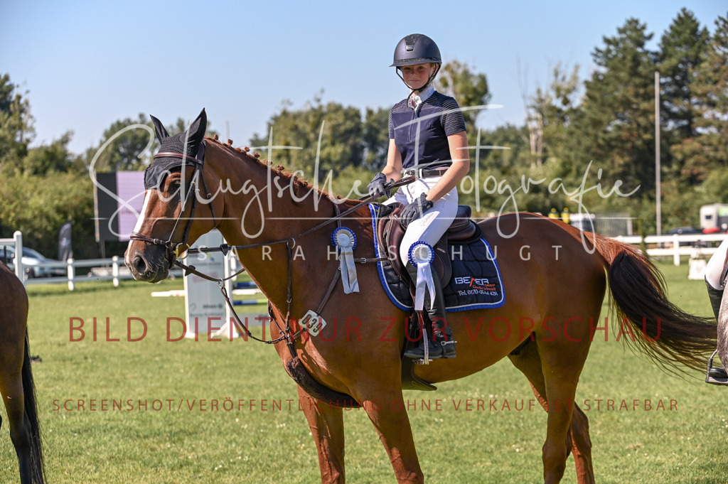 Schugtsche-Düren.2024-06.Stilspringprf.A_-180 | Schugtsche Fotografie - Realisiert mit Pictrs.com