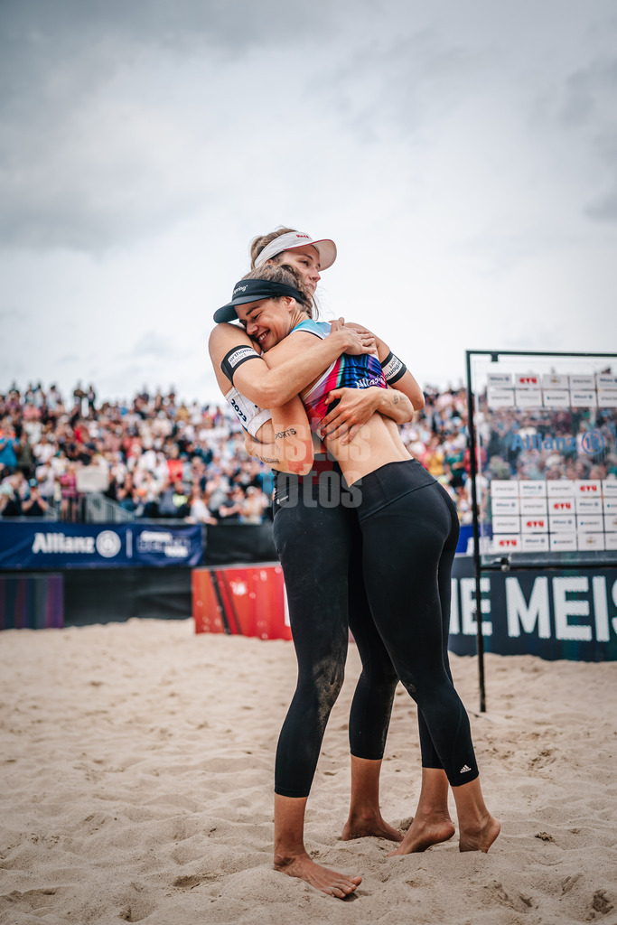 Beachvolleyball | Frauen | Deutsche Meisterschaften Timmendorfer Strand 2023 | Svenja Müller Cinja Tillmann vs. Anna Behlen Sarah Schulz | 03.092023 | v.l. Svenja Müller (1) und Cinja Tillmann (2) gewinnen die deutschen Meisterschaften