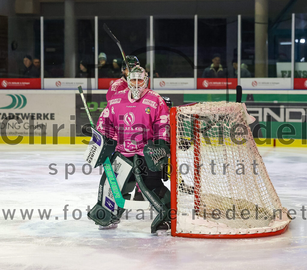 2025-10-10_043_TSV_Erding_gegen_onesto_Tigers_Bayreuth | Erding, Deutschland, 10.10.2025:Eishockey, Oberliga Süd 2025 / 2026, 7. Spieltag, TSV Erding gegen onesto Tigers Bayreuth, Endergebnis: 2:5Torwart Leon Meder (Erding Gladiators, #39)Foto: Christian Riedel / fotografie-riedel.net