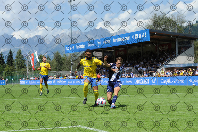 DSC_6925b | Hertha BSC, 2.Bundesliga, Herren. Saison 2025/26, Trainingslager 2025, Freundschaftsspiel gegen Kopenhagen, Maurice Krattenmacher ( Hertha BSC ), Kitzbühel, Österreich,   Foto:  Ralf Gebhardt - Realisiert mit Pictrs.com