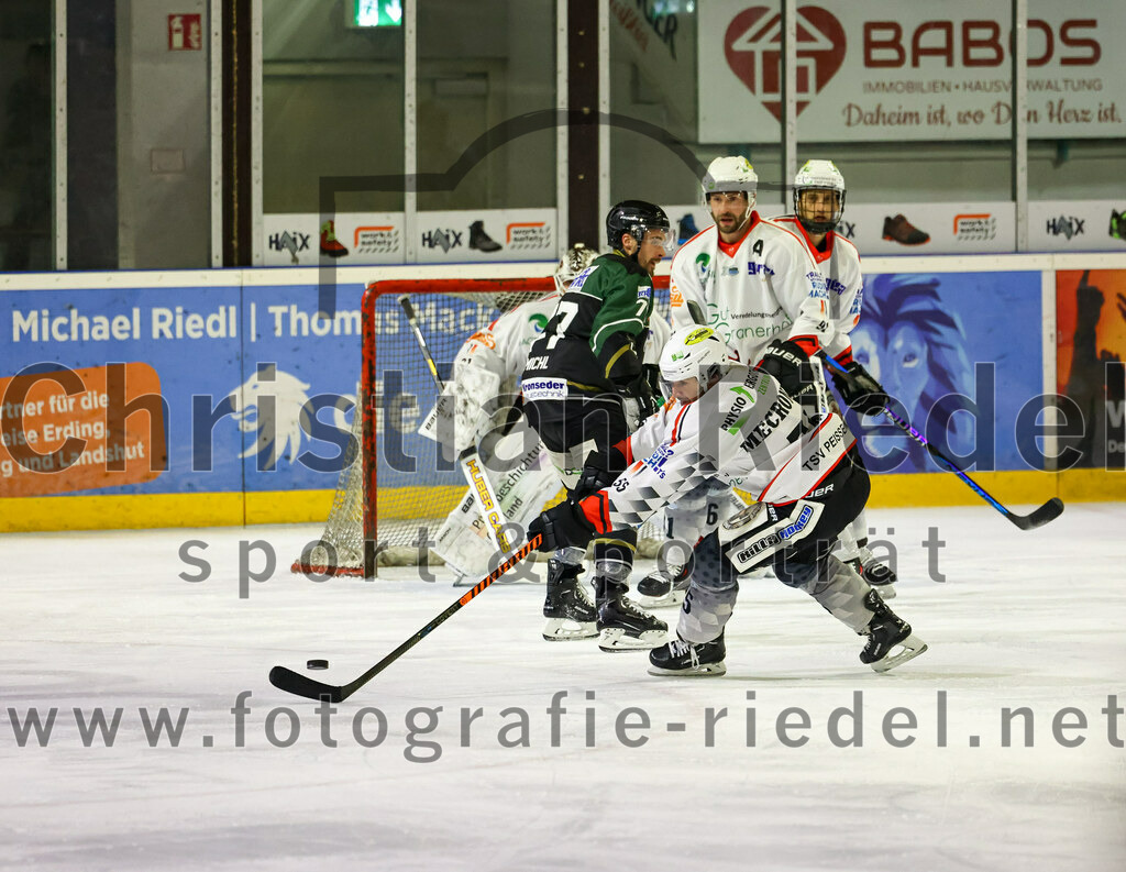 2022-11-04_111_Eishockey_TSV_Erding_gegen_TSV_Peissenberg | Erding, Deutschland, 04.11.2022:
Eishockey, Bayernliga 2022 / 2023, 10. Spieltag, TSV Erding gegen TSV Peißenberg, Endergebnis: 4:3

Foto: Christian Riedel / fotografie-riedel.net