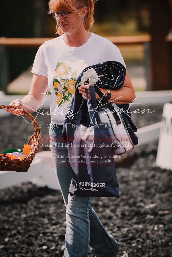 DSC_5145 | Pferde- und Turnierfotografie in Westsachsen. Pferdeportraits, Auftragszeichnungen und intuitive Kunst.