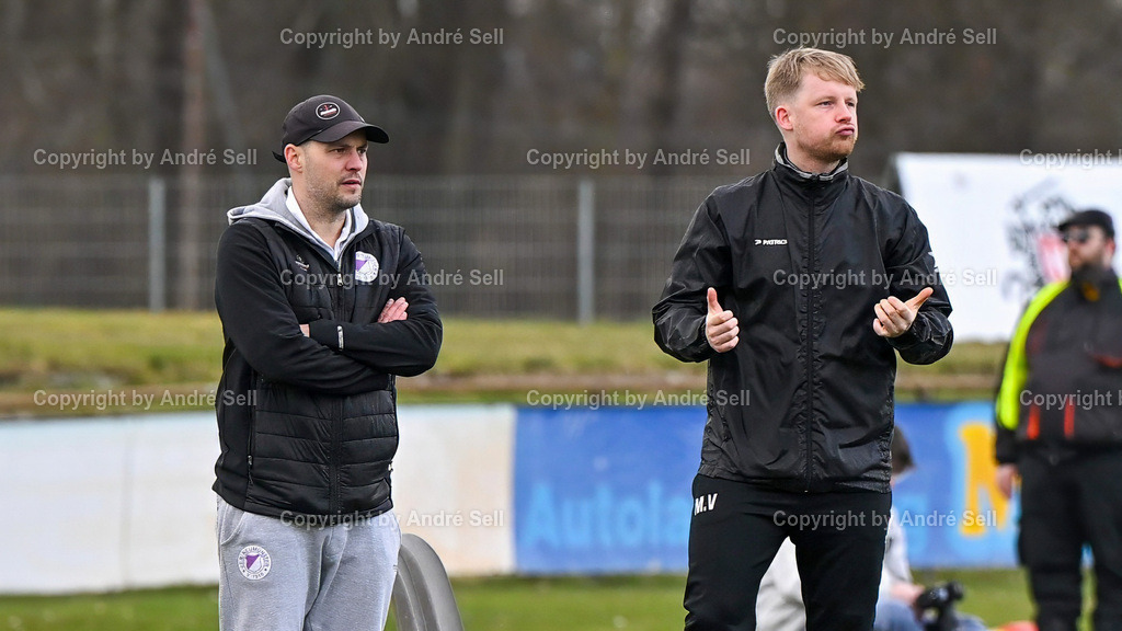 VfR Neumünster vs SV Todesfelde | Trainer Danny Cornelius (VfR) &amp; Co-Trainer Marcel Vones (VfR) / Fußball-Oberliga Männer 2025/2026 / VfR Neumünster vs SV Todesfelde / VfR Stadion / Neumünster / 15.03.26 - Realisiert mit Pictrs.com
