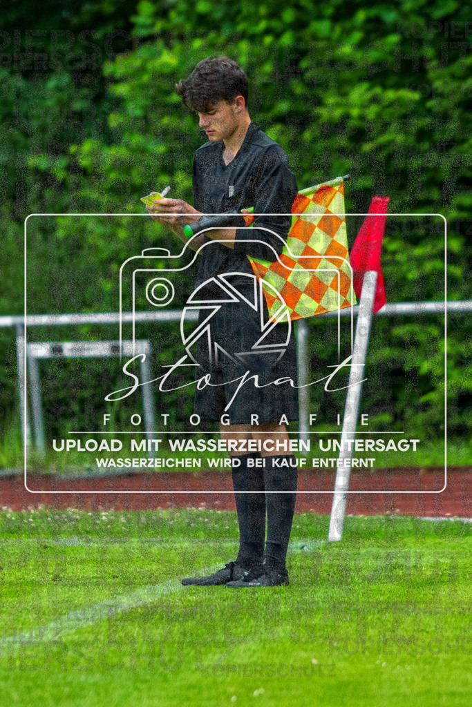 Landesliga Herren LG - TV Jahn Schneverdingen vs. MTV Eintracht Celle | Armin Maksutaj (Schiedsrichterassistent); Landesliga Herren LG - TV Jahn Schneverdingen vs. MTV Eintracht Celle am 06.06.2026 in Osterwaldstadion, Schneverdingen - Realisiert mit Pictrs.com