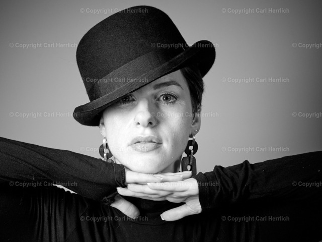 _DSC7720 | High End Portraits. Einzelportrait Paarportrait Gruppenportrait Künstlerportrait Bandportzait Bühnenfotografie Fashion Lifestyle Urbanlife  - Realisiert mit Pictrs.com