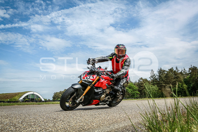 0085-250503_DCB-046_85 | Deine Full-Service-Agentur für ✔️Videoproduktionen und ✔️Motorsportfotografie Jetzt Angebot anfragen!