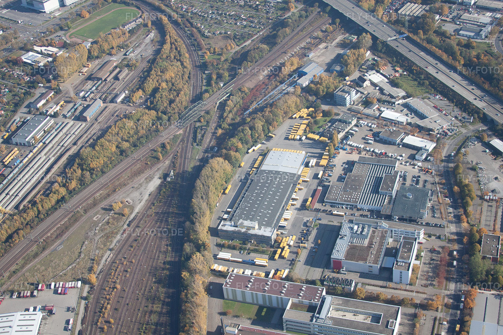 Luftbild: Lagerhallen und Speditionsgebäude SWS-Speditions-GmbH, Ottostraße im Ortsteil Durlach in Karlsruhe im Bundesland Baden-Württemberg in Deutschland. Foto: IMG_35142.jpg vom 31.10.2010 durch Werner Riehm/FLY-FOTO.de