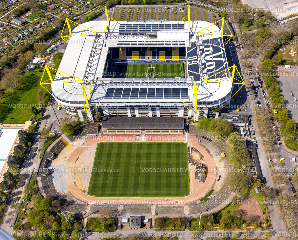 Dortmund230401674 | Luftbild, BVB 09 Borussia Dortmund Bundesligastadion Signal Iduna Park, BVB Stadion Rote Erde mit Baustelle und Umbau, Westfalenhalle, Dortmund, Ruhrgebiet, Nordrhein-Westfalen, Deutschland