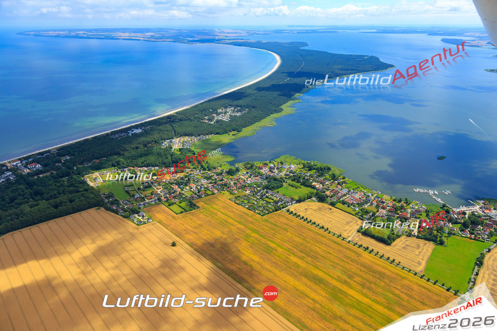 Die Luftaufnahme der Stadt Breege wurde vom UL-Flugzeug heraus erstellt ( keine Drohne )- hohe Auflösung für beste Qualität