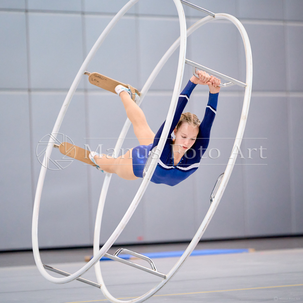 A-DSC00381 | Professionelle Sportfotografie in Hamburg, Schleswig-Holstein und Niedersachsen – spezialisiert auf Rhönrad, Geräteturnen, Leistungsturnen und rhythmische Sportgymnastik. Bundesweite Begleitung von Rhönrad-Events. Jetzt Sport-Fotos - Realisiert mit Pictrs.com